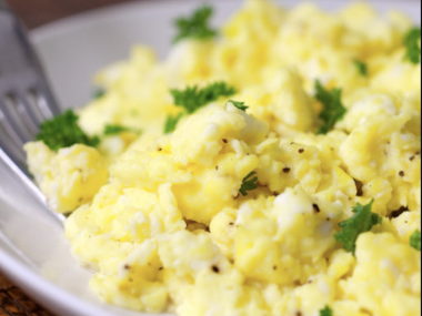 scrambled eggs without milk, how to make scrambled eggs without milk, can you make scrambled eggs without milk?, dairy free eggs, scrambled eggs no milk, substitute for milk in scrambled eggs, how to make eggs fluffy without milk, fluffy eggs without milk, non dairy eggs