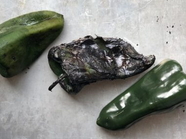 pasilla pepper vs poblano, pasilla vs poblano, poblano vs pasilla, pablano vs pasilla, pasilla peppers vs poblano, poblano v pasilla, poblano peppers vs pasilla