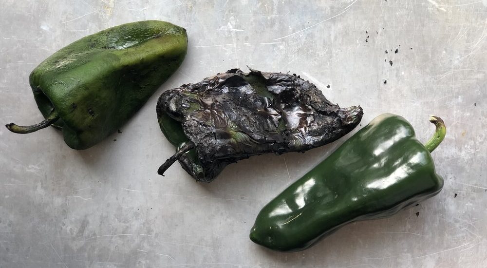 pasilla pepper vs poblano, pasilla vs poblano, poblano vs pasilla, pablano vs pasilla, pasilla peppers vs poblano, poblano v pasilla, poblano peppers vs pasilla