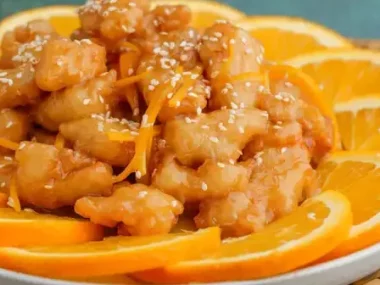 sesame chicken vs orange chicken, orange chicken vs sesame chicken, sesame vs orange chicken, orange vs sesame chicken, difference between orange chicken and sesame chicken